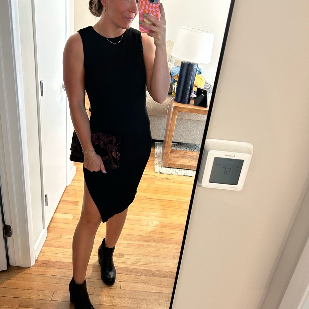 Elegant Black Sleeveless Dress